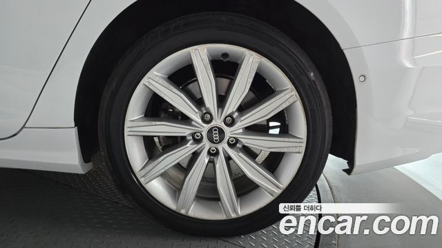 Audi A6 (C8) 45 TDI Quattro Premium 2021 — фото 21