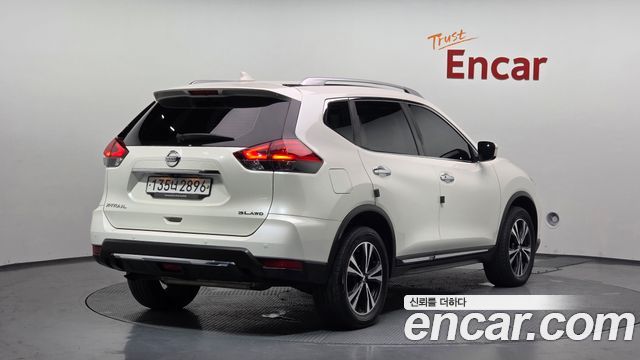 Nissan X-Trail 2.5 4WD 2018 — фото 2