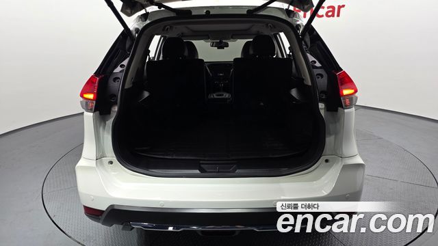 Nissan X-Trail 2.5 4WD 2018 — фото 20