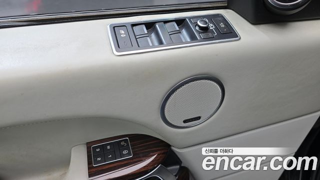 Land Rover Range Rover (IV) 4.4 SDV8 AB DIESEL 2014 — фото 14