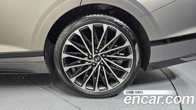 Hyundai Grandeur (GN7) 2,5 Gasoline 2WD Calligraphy 2023 — фото 21