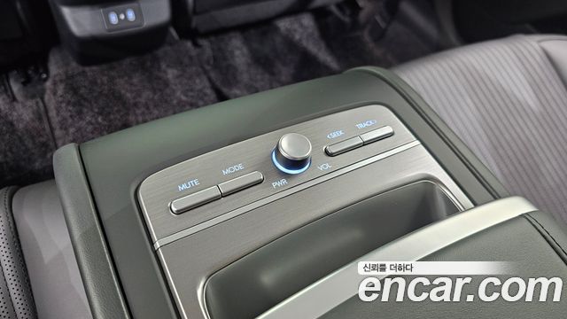 Hyundai Grandeur (GN7) 2,5 Gasoline 2WD Calligraphy 2023 — фото 29