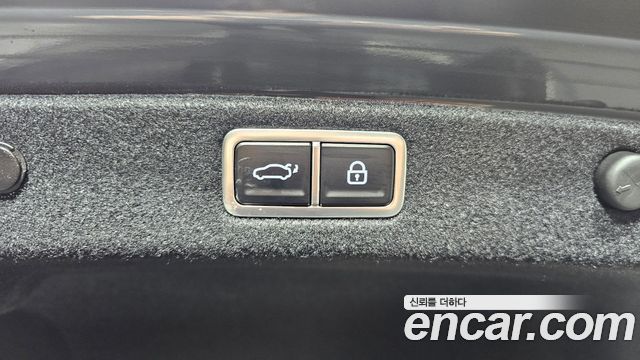Hyundai Grandeur (GN7) 2,5 Gasoline 2WD Calligraphy 2023 — фото 32