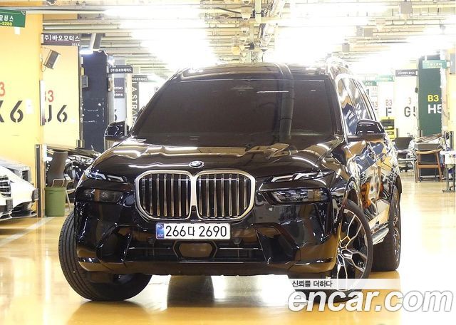 BMW X7 (G07) xDrive 40i M Sport 6-Seater 2025 — фото 3