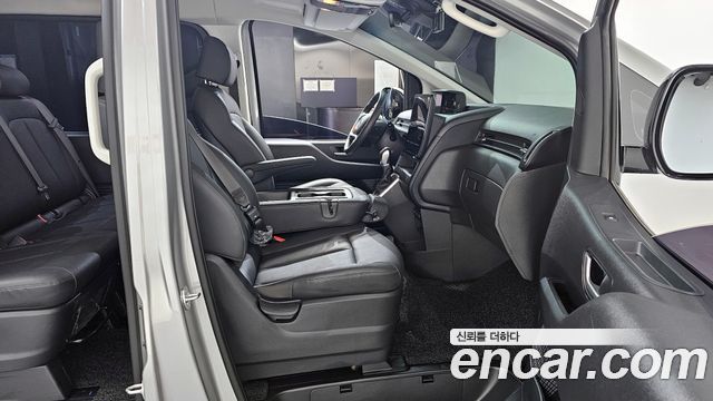 Hyundai Staria L3.5 Tourer 11-Seater Modern 2024 — фото 26