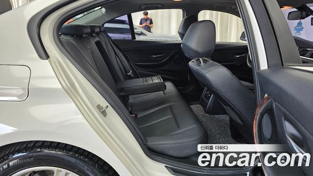 BMW 3 Series (F30) 320i 2013 — фото 12