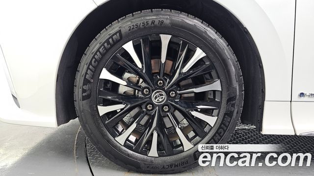 Toyota Alphard (IV) 2.5 HEV Executive AWD 2025 — фото 5