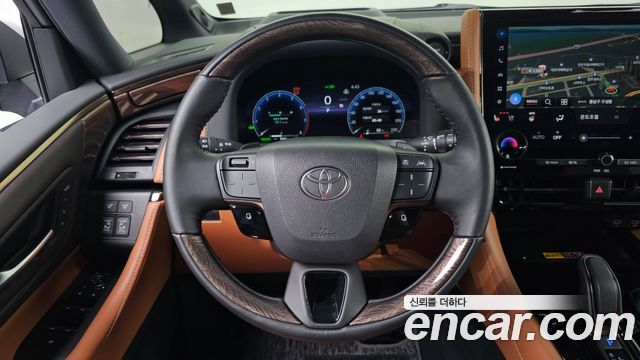 Toyota Alphard (IV) 2.5 HEV Executive AWD 2025 — фото 13