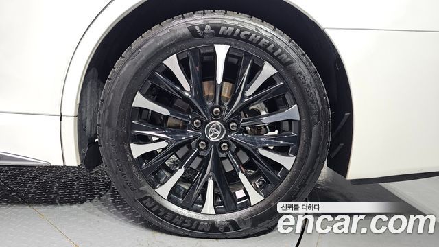 Toyota Alphard (IV) 2.5 HEV Executive AWD 2025 — фото 21