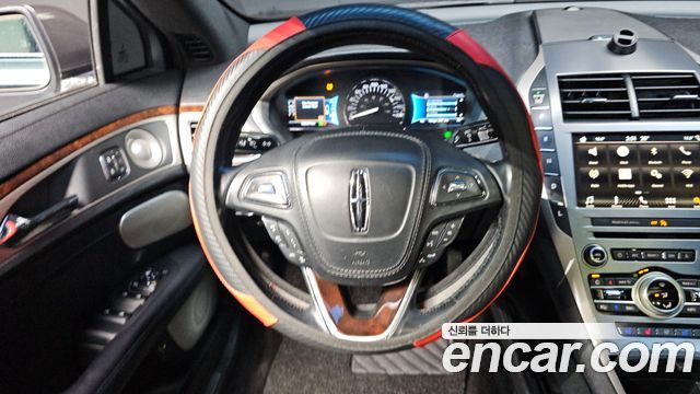 Lincoln MKZ Hybrid 2nd 2017 — фото 12