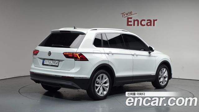Volkswagen Tiguan (II) 2.0 TDI Premium 2018 — фото 2