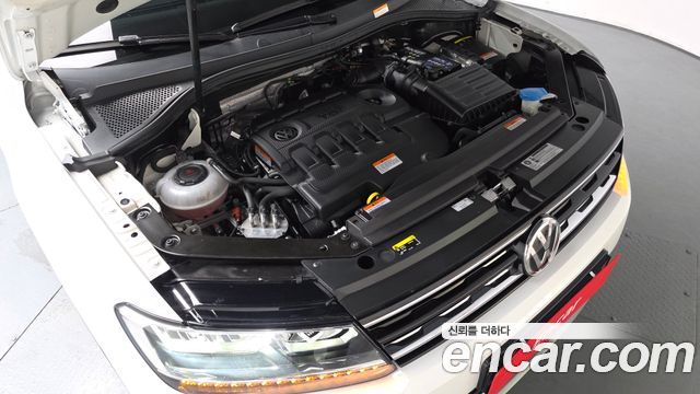 Volkswagen Tiguan (II) 2.0 TDI Premium 2018 — фото 6