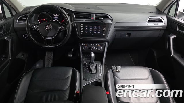 Volkswagen Tiguan (II) 2.0 TDI Premium 2018 — фото 7