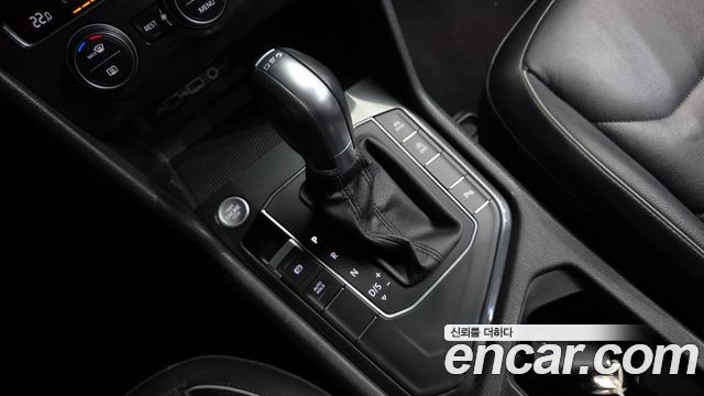 Volkswagen Tiguan (II) 2.0 TDI Premium 2018 — фото 9