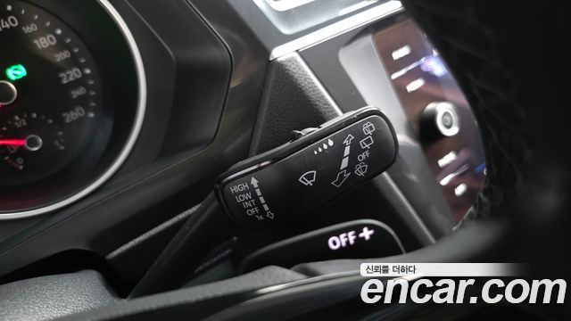 Volkswagen Tiguan (II) 2.0 TDI Premium 2018 — фото 18