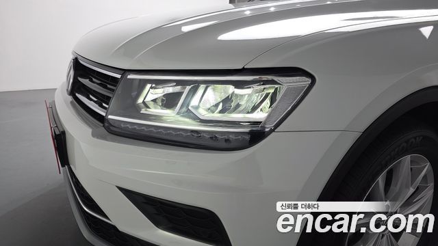 Volkswagen Tiguan (II) 2.0 TDI Premium 2018 — фото 22