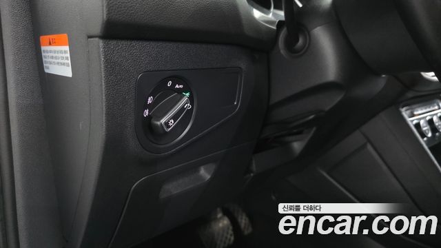 Volkswagen Tiguan (II) 2.0 TDI Premium 2018 — фото 29