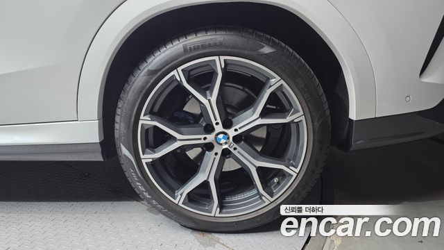 BMW X6 (G06) xDrive40i M Sport 2022 — фото 27