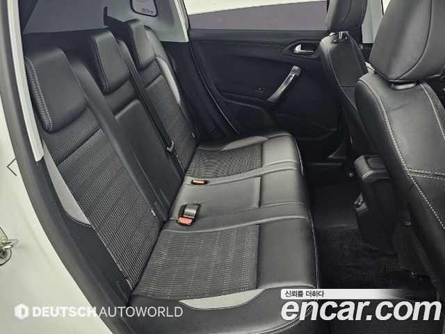 Peugeot 2008 1.6 e-HDi Feline L 2015 — фото 16