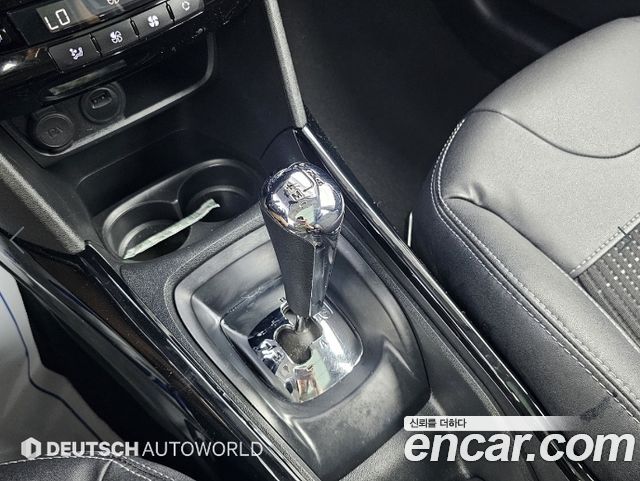 Peugeot 2008 1.6 e-HDi Feline L 2015 — фото 19