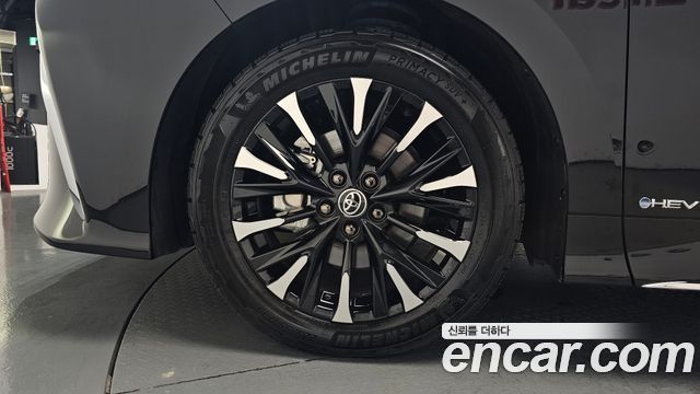 Toyota Alphard (IV) 2.5 HEV Executive AWD 2025 — фото 5