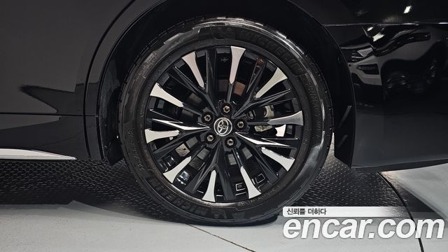Toyota Alphard (IV) 2.5 HEV Executive AWD 2025 — фото 21
