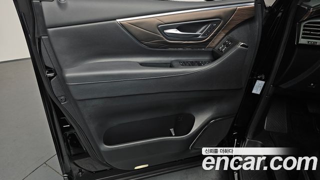 Toyota Alphard (IV) 2.5 HEV Executive AWD 2025 — фото 24