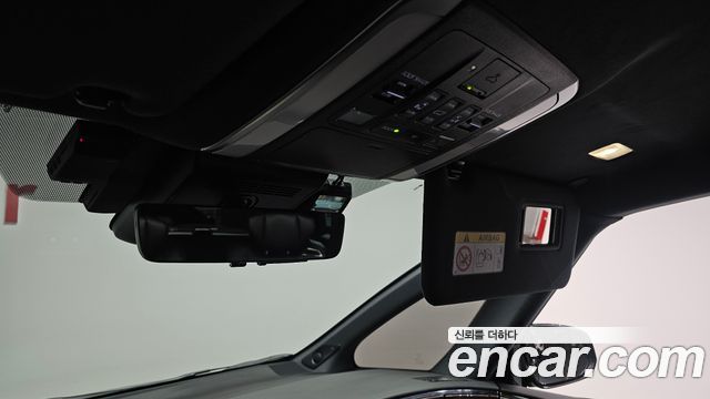 Toyota Alphard (IV) 2.5 HEV Executive AWD 2025 — фото 31