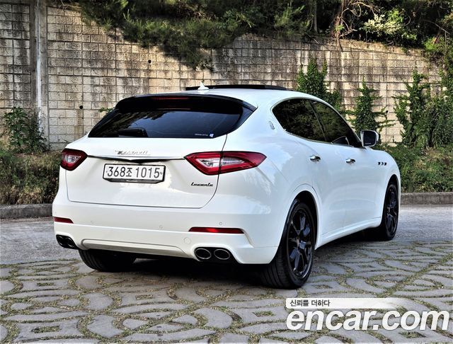 Maserati Levante 3.0 Diesel AWD Luxury 2017 — фото 2