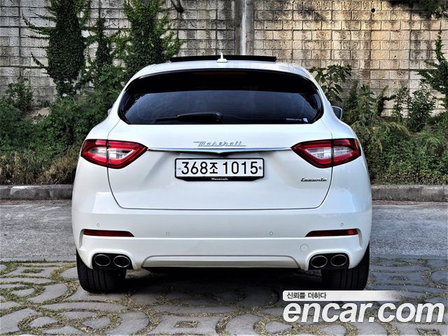Maserati Levante 3.0 Diesel AWD Luxury 2017 — фото 4