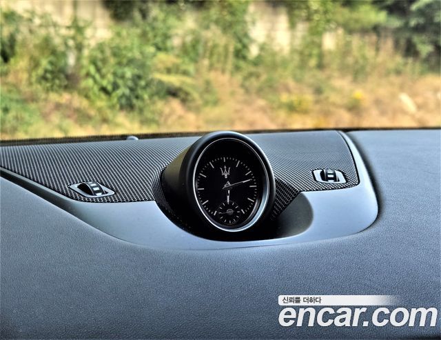 Maserati Levante 3.0 Diesel AWD Luxury 2017 — фото 22