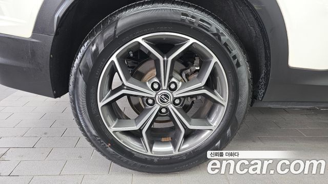 KG Mobility (SsangYong) Beautiful Korando Gasoline 1.5 2WD C5 Plus 2021 — фото 5
