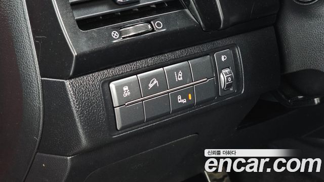KG Mobility (SsangYong) Rexton Sports Khan Diesel 2.2 4WD Dynamic Edition (5-Link) 2021 — фото 14