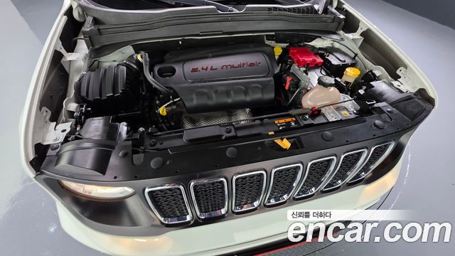 Jeep Renegade 2.4 Longitude 2021 — фото 6