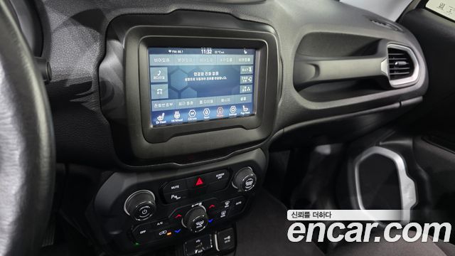 Jeep Renegade 2.4 Longitude 2021 — фото 15