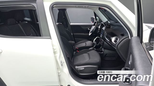 Jeep Renegade 2.4 Longitude 2021 — фото 26