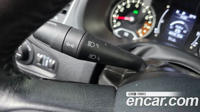 Jeep Renegade 2.4 Longitude 2021 — фото 31