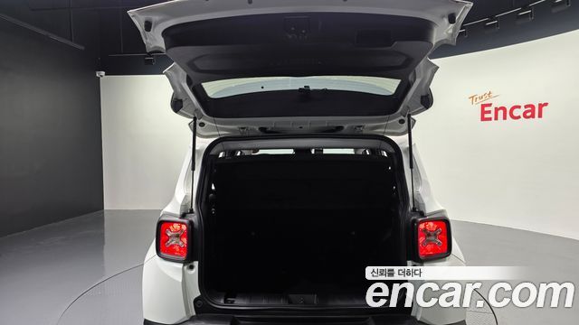 Jeep Renegade 2.4 Longitude 2021 — фото 33
