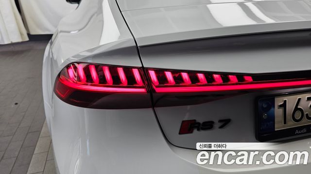 Audi RS7 (4K) 4.0 TFSI Quattro 2021 — фото 23