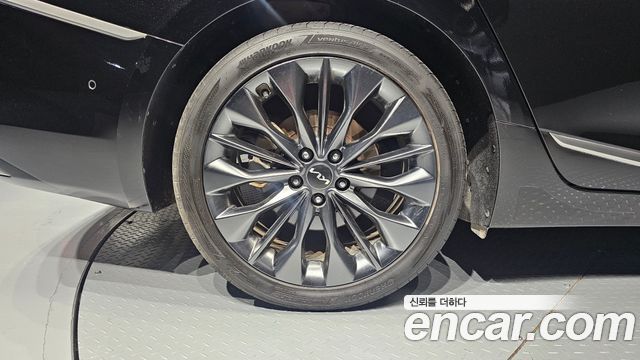Kia K8 2.5 Gasoline 2WD Signature Special 2023 — фото 5