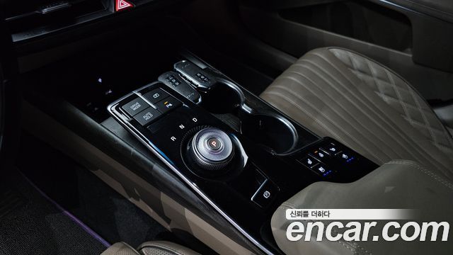 Kia K8 2.5 Gasoline 2WD Signature Special 2023 — фото 9