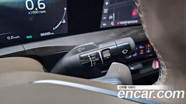 Kia K8 2.5 Gasoline 2WD Signature Special 2023 — фото 30