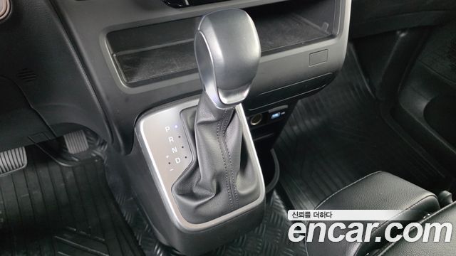 Hyundai Staria Tourer 11-Seater Modern 2022 — фото 9