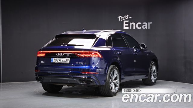 Audi Q8 (4M) 55 TFSI Quattro Premium 2022 — фото 2