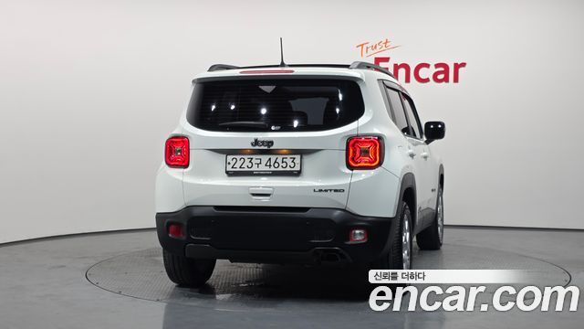 Jeep Renegade 2.4 Limited 2021 — фото 4