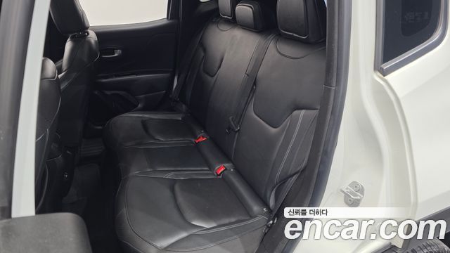 Jeep Renegade 2.4 Limited 2021 — фото 26