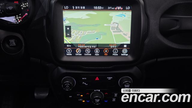 Jeep Renegade 2.4 Limited 2021 — фото 31