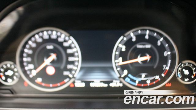 BMW 5 Series (F10) 528i Luxury Plus 2016 — фото 8
