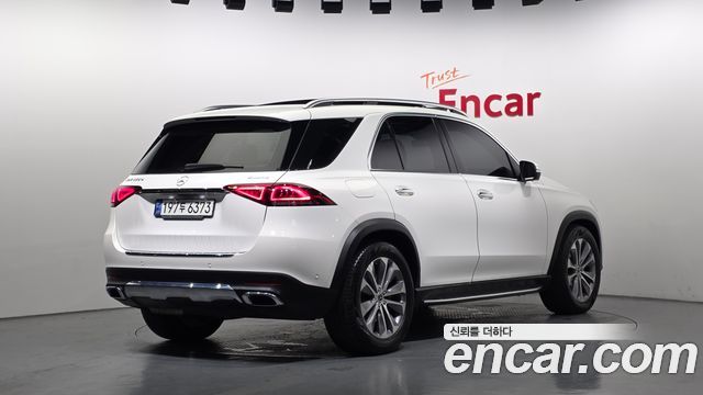 Mercedes-Benz GLE-Class (W167) GLE300d 4MATIC 2022 — фото 2