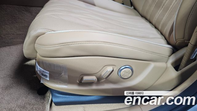 Genesis G80 (RG3) Gasoline 2.5 Turbo AWD 2025 — фото 31